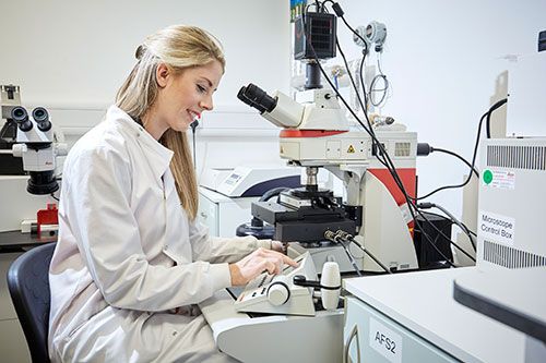 Electron Microscopy microscope in the Faculty of Biological Sciences