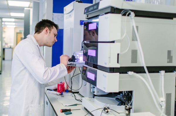 Mass spectrometry labs in the Faculty of Biological Sciences